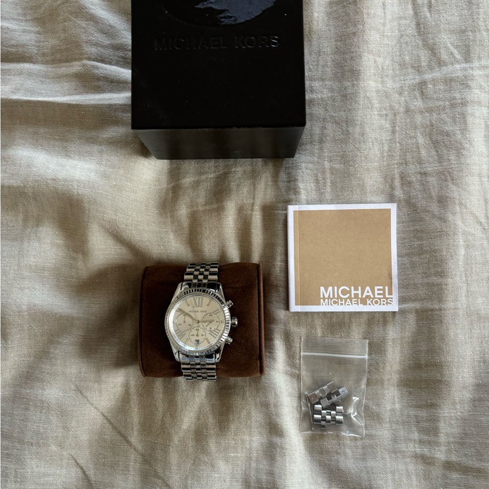 Michael Kors Watch - Picture 7 of 7
